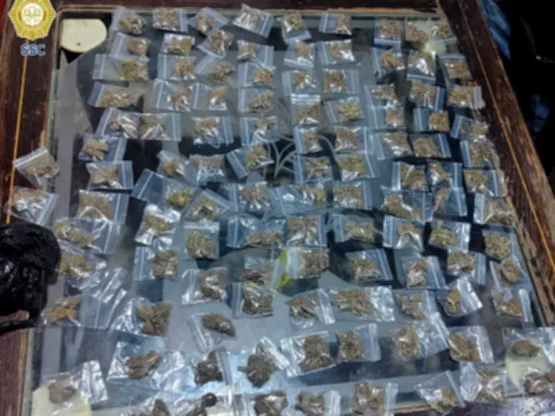 Cateo en Iztapalapa: Aseguran 156 Dosis de Droga y Arma de Fuego en Operativo Policial