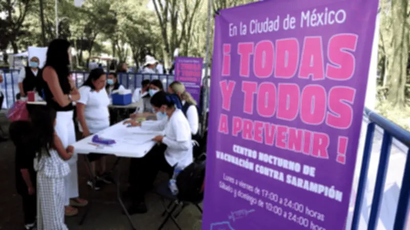 CDMX amplía vacunación nocturna contra sarampión con 4 nuevos módulos