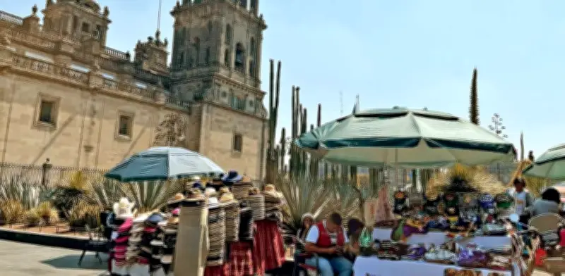 Centro Histórico de CDMX en riesgo: ambulantes amenazan patrimonio UNESCO