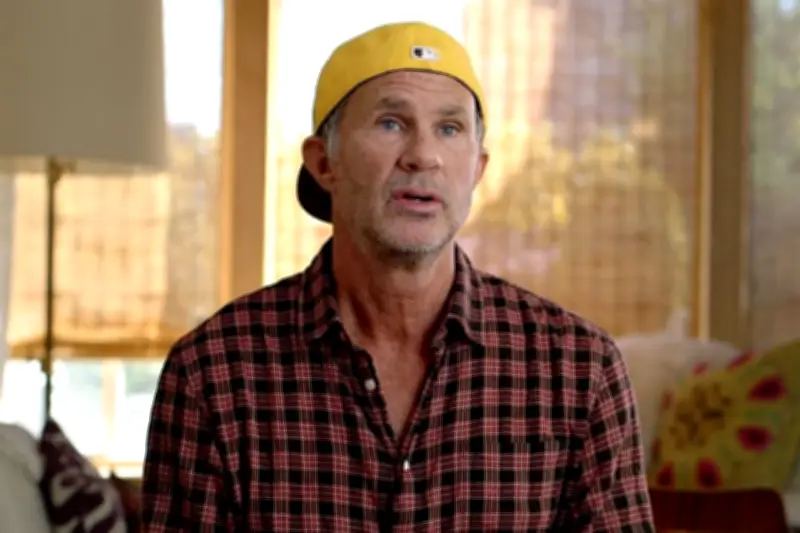 Chad Smith, baterista de Red Hot Chili Peppers, sorprende como maestro sustituto en escuela de música