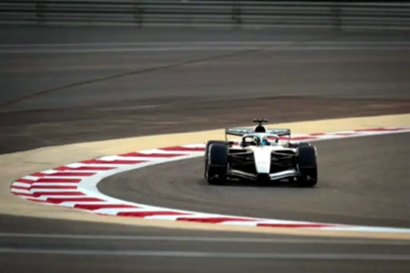 Checo Pérez logra el decimocuarto mejor tiempo en pruebas de Fórmula 1