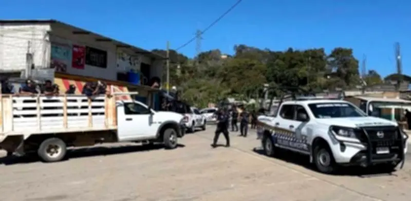 Chiapas: Arrestan a 10 tras ataque a policías durante desalojo de bloqueo en Ocosingo