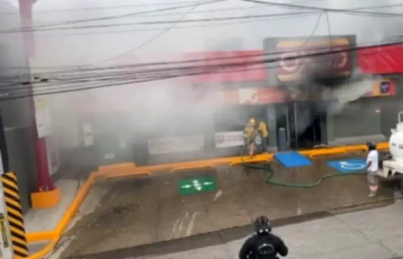 Chiapas enfrenta ola de violencia tras abatimiento de 'El Mencho'; queman Oxxos y vehículos