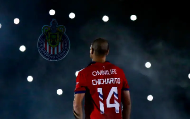 Chicharito omite a Chivas al revelar en qué club se sintió más cómodo en su carrera