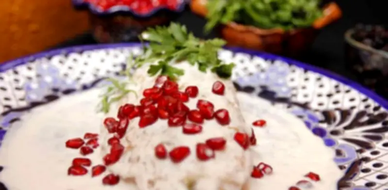 Chiles en Nogada: El Platillo Emblemático de México y su Historia Patriótica