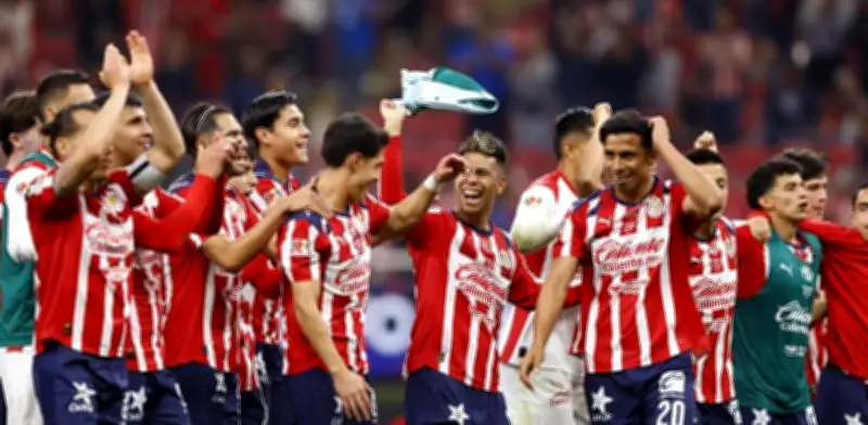 Chivas Apoya a Don Juan de 90 Años Tras Incendio en Tonalá