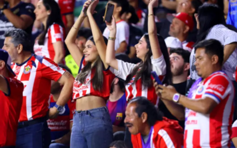 Chivas Calienta el Clásico Nacional con una Ruidosa Serenata al América