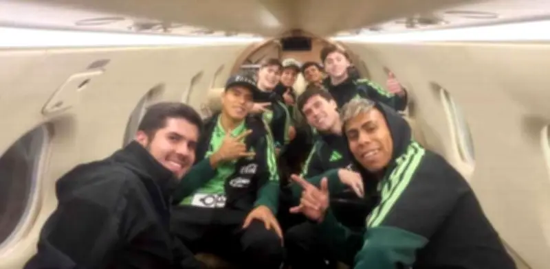 Chivas implementa vuelo chárter para recuperación óptima de seleccionados previo a Liga MX