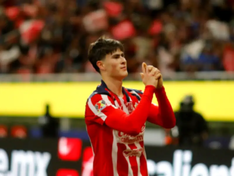 Chivas vence al América y lidera el Clausura 2026 con racha perfecta