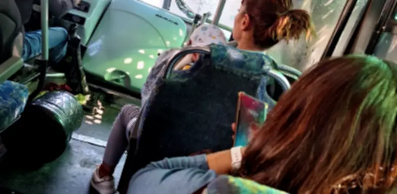 Choque de microbús en Álvaro Obregón deja 12 lesionados, incluyendo un bebé de 8 meses