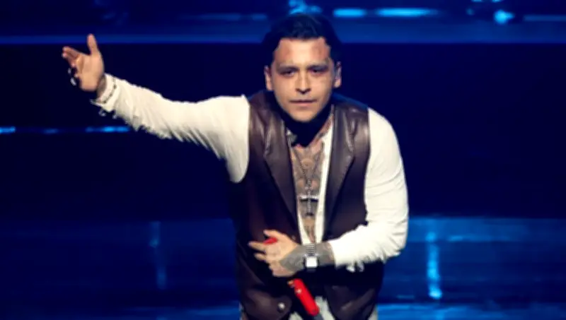 Christian Nodal expresa dolor por violencia en Jalisco y pide a seguidores cuidarse