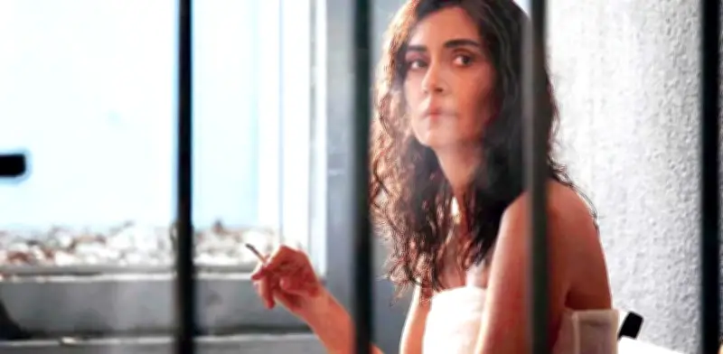 Cineasta iraní expone terror en prisión Evin con película Roya, filmada clandestinamente