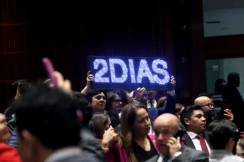 Cámara de Diputados aprueba jornada de 40 horas tras 12 horas de debate; oposición fracasa en lograr dos días de descanso