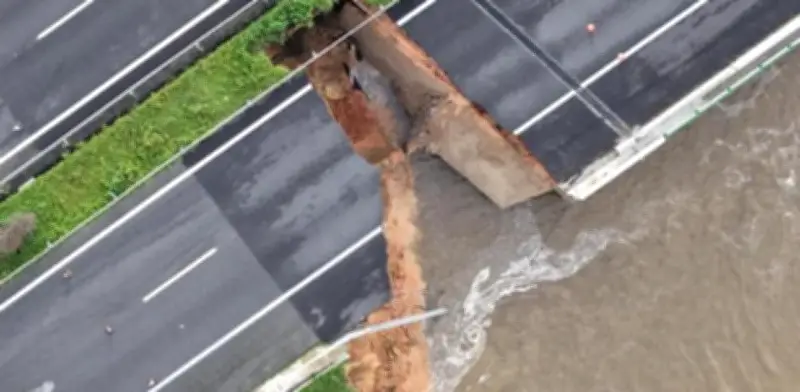 Colapso de puente en Portugal tras ruptura de dique: miles evacuados por riesgo