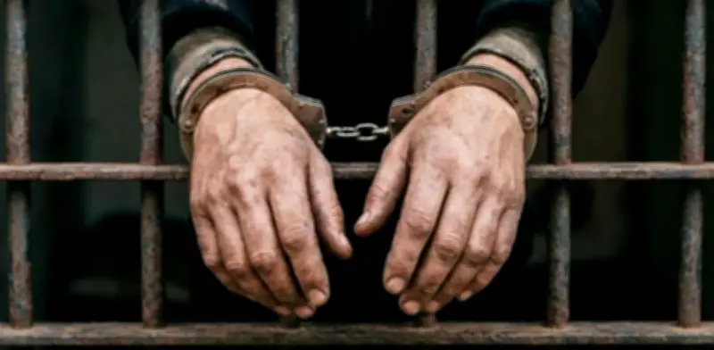 Condenan a 10 años de prisión a padre en Michoacán por abusar de su hija de 4 años