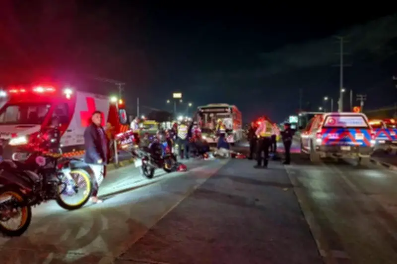 Conductor invade carril exclusivo de Ecovía y provoca choque en Monterrey