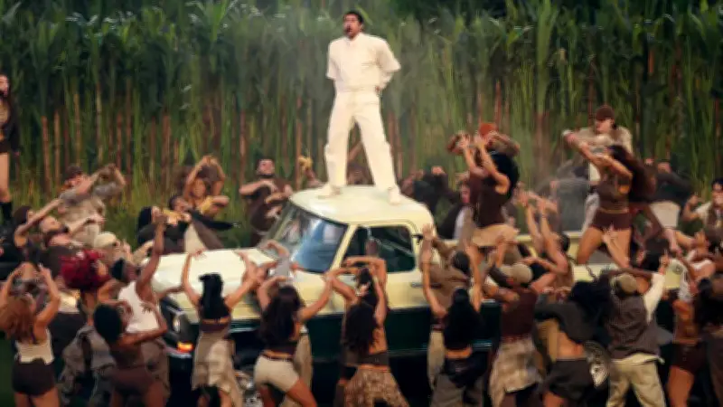 Congresista republicano exige investigación a la NFL por show de Bad Bunny en el Super Bowl