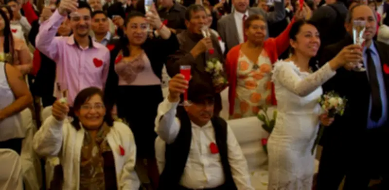 Contingencia Ambiental Obliga a Cambiar Sede de Boda Colectiva y Festivales en CDMX