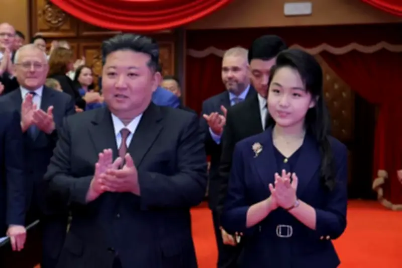 Corea del Norte exhibe a la hija de Kim Jong-un como posible futura líder del régimen