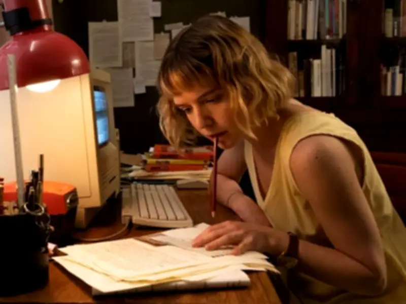 Corina: La Ópera Prima de Ursula Hofner que Explora la Agorafobia y la Valentía