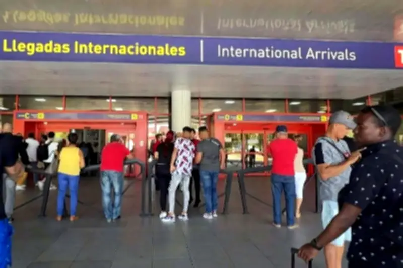 Crisis de Combustible Paraliza Vuelos Comerciales en Cuba