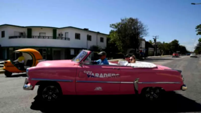 Crisis Turística en Cuba: Bloqueo de Combustible de Trump Paraliza Varadero