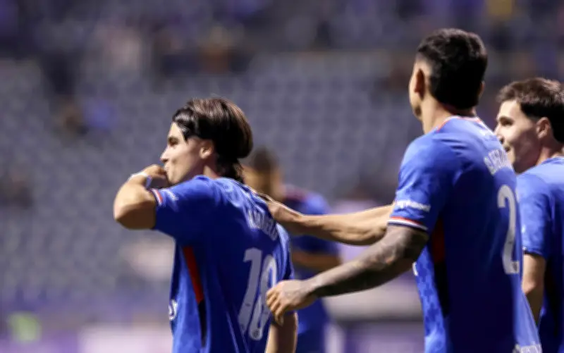 Cruz Azul aplasta al Vancouver 5-0 y avanza a octavos de la Concachampions