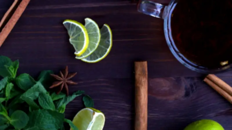 Cáscara de Limón, Albahaca y Canela: La Mezcla Casera que Aromatiza tu Hogar de Forma Natural