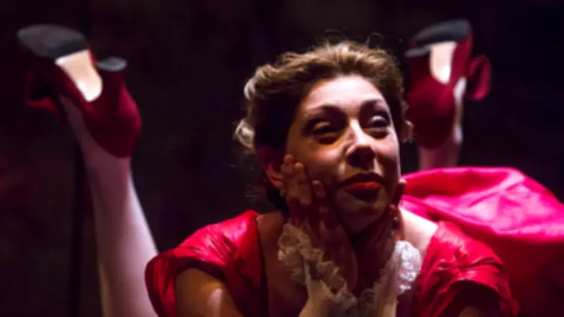 Cynthia Klitbo confiesa diagnóstico de enfermedad de Hashimoto, un padecimiento autoinmune incurable