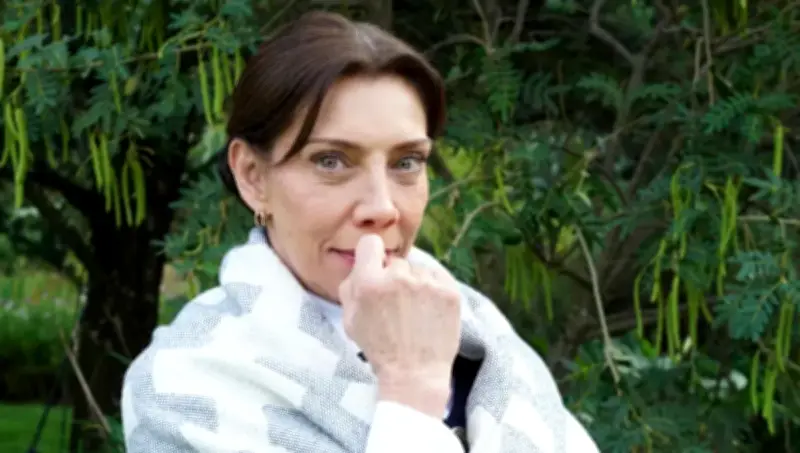 Cynthia Klitbo revela su lucha contra la enfermedad de Hashimoto, un padecimiento incurable