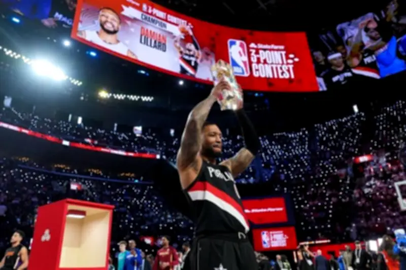 Damian Lillard se corona por tercera vez en el Concurso de Triples de la NBA