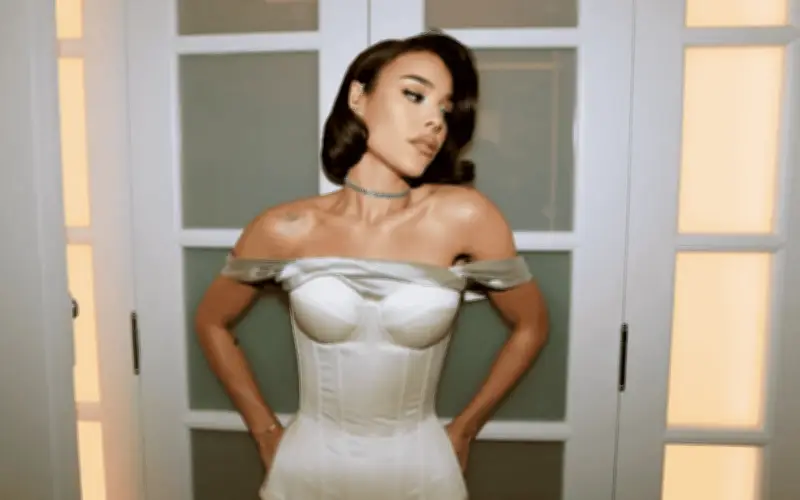 Danna Brilla en su Debut en la Portada de Vogue México con Looks de Alta Costura