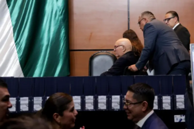 David Colmenares evade preguntas sobre SNA y dice 'Ya tengo hambre' en la Cámara de Diputados