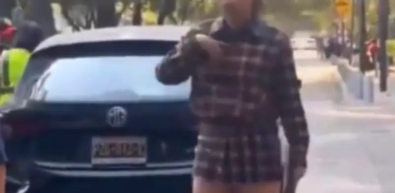 Denuncian a 'Lady Naucalpan' por agredir a ciclista en Polanco con amenazas y lesiones