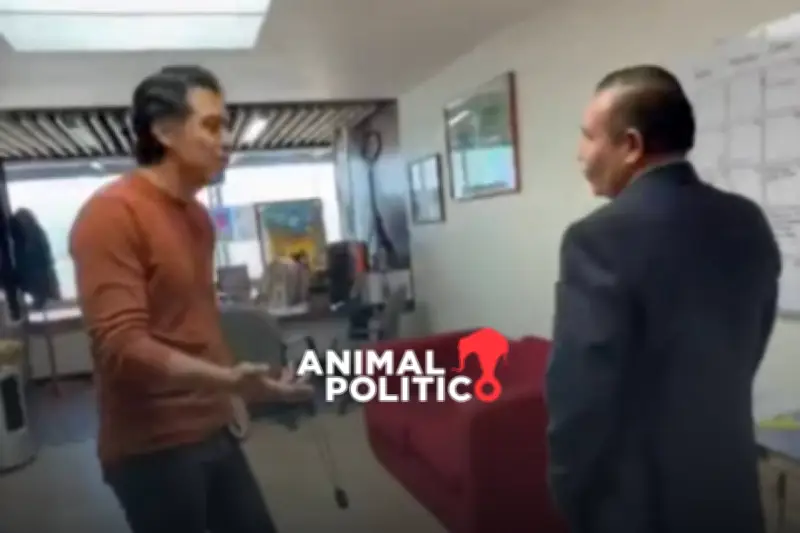 Desalojan a Marx Arriaga de la SEP por polémica en libros de texto y violencia