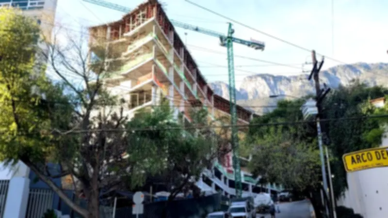 Desarrollo en Louvre provoca apagones y afecta a residentes de la zona