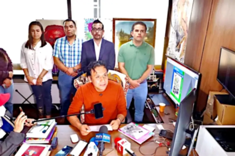 Destituyen a Marx Arriaga en la SEP tras amotinamiento de trabajadores