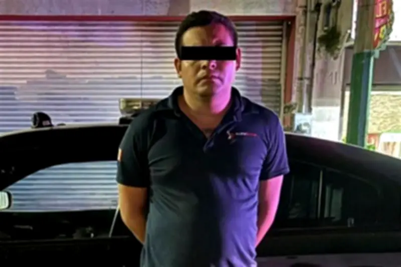 Detienen a conductor que manejaba vehículo robado tras accidente vial en Monterrey