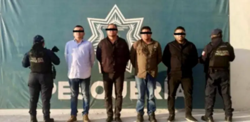 Detienen a cuatro falsos empleados municipales por extorsión en Pesquería, Nuevo León
