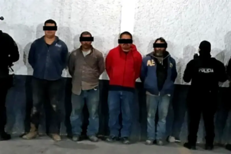 Detienen a cuatro por ordenar ducto de Pemex en operativo de seguridad