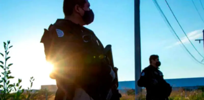 Detienen a dos sujetos por quemar vivo a su amigo en Querétaro