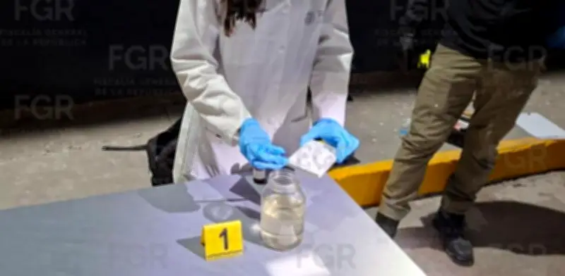 Detienen a mujer que fingía ser turista con 30 litros de metanfetamina en Nuevo León