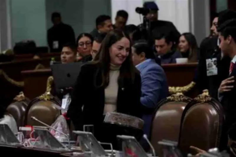 Detienen a sujeto por acoso sexual a diputada en el Congreso