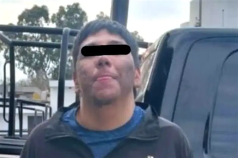 Detienen a sujeto por realizar tocamientos indebidos a una mujer en la vía pública