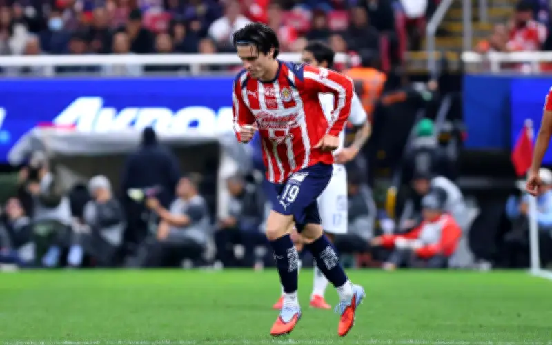 Diego Campillo de Chivas: 'Cuando veo al América enfrente, me despierta algo especial'