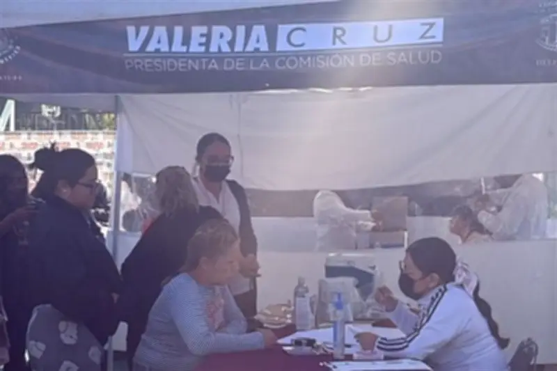 Diputada de Morena instala módulo de vacunación con su nombre en Ciudad de México