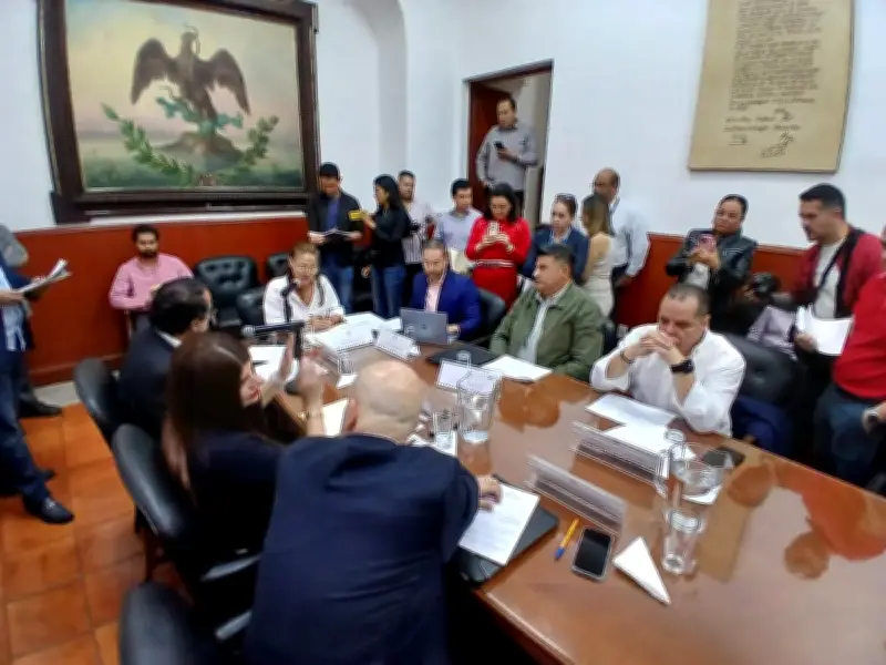 Diputado denuncia 'criterios personales' en desecho de dictámenes de reformas constitucionales