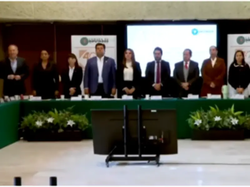 Diputados guardan silencio por víctimas de operativo en Jalisco y debaten reducción de jornada laboral