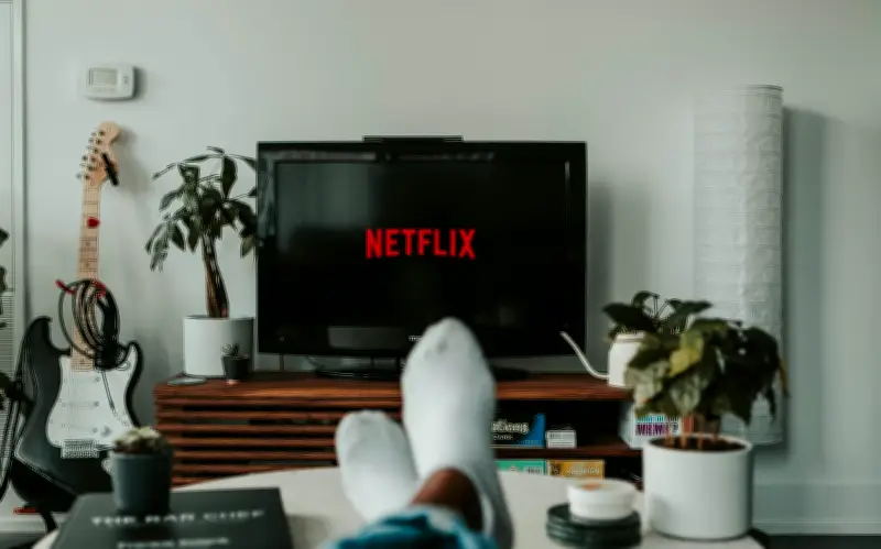 Domingo de Sofá: Las Mejores Series de Netflix para un Maratón Casero