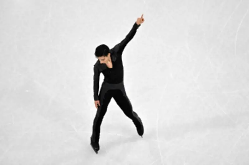 Donovan Carrillo se clasifica para la final en el Campeonato de Patinaje Artístico de Milán-Cortina 2026